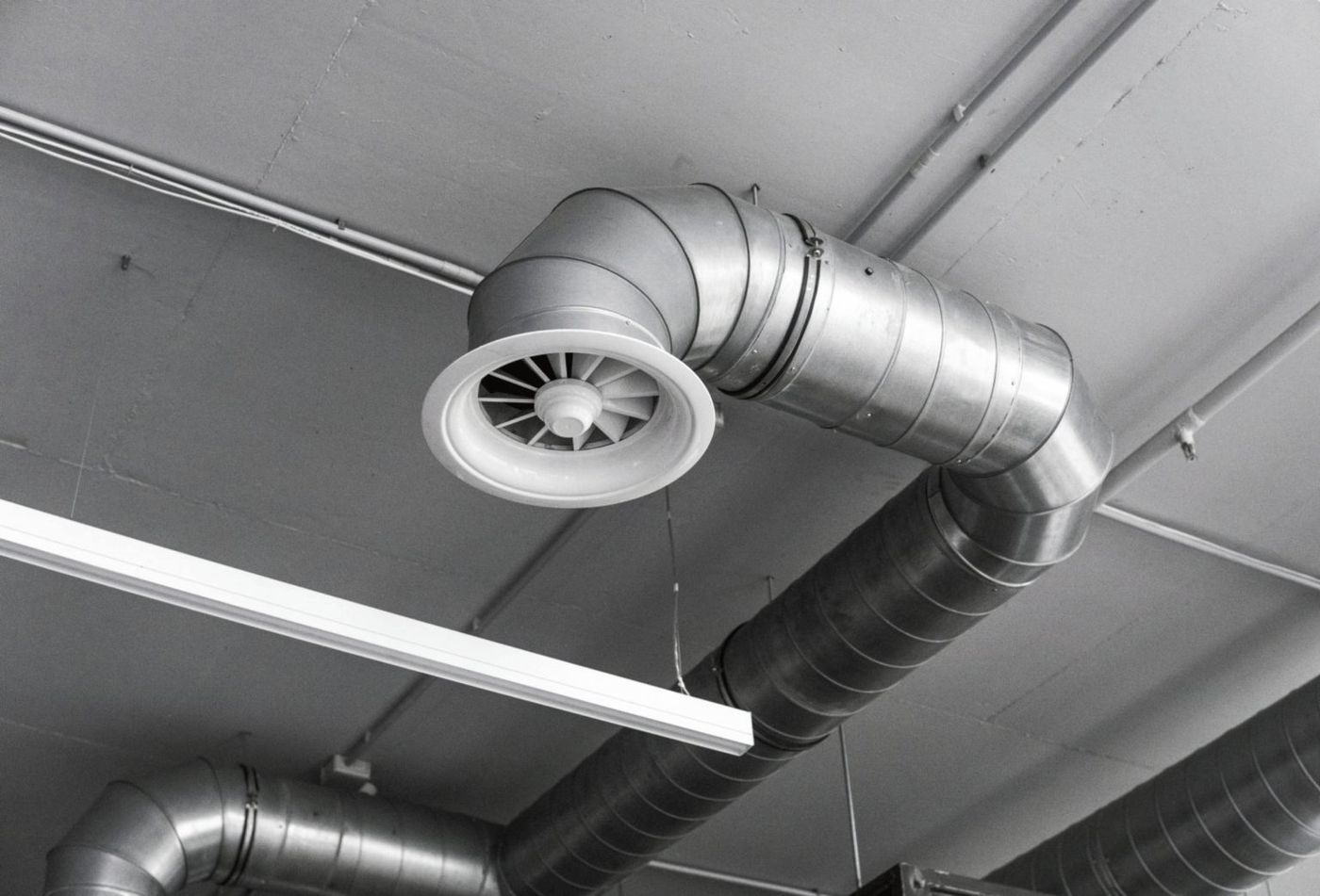 Industrial ventilation ductwork and air filtration system
