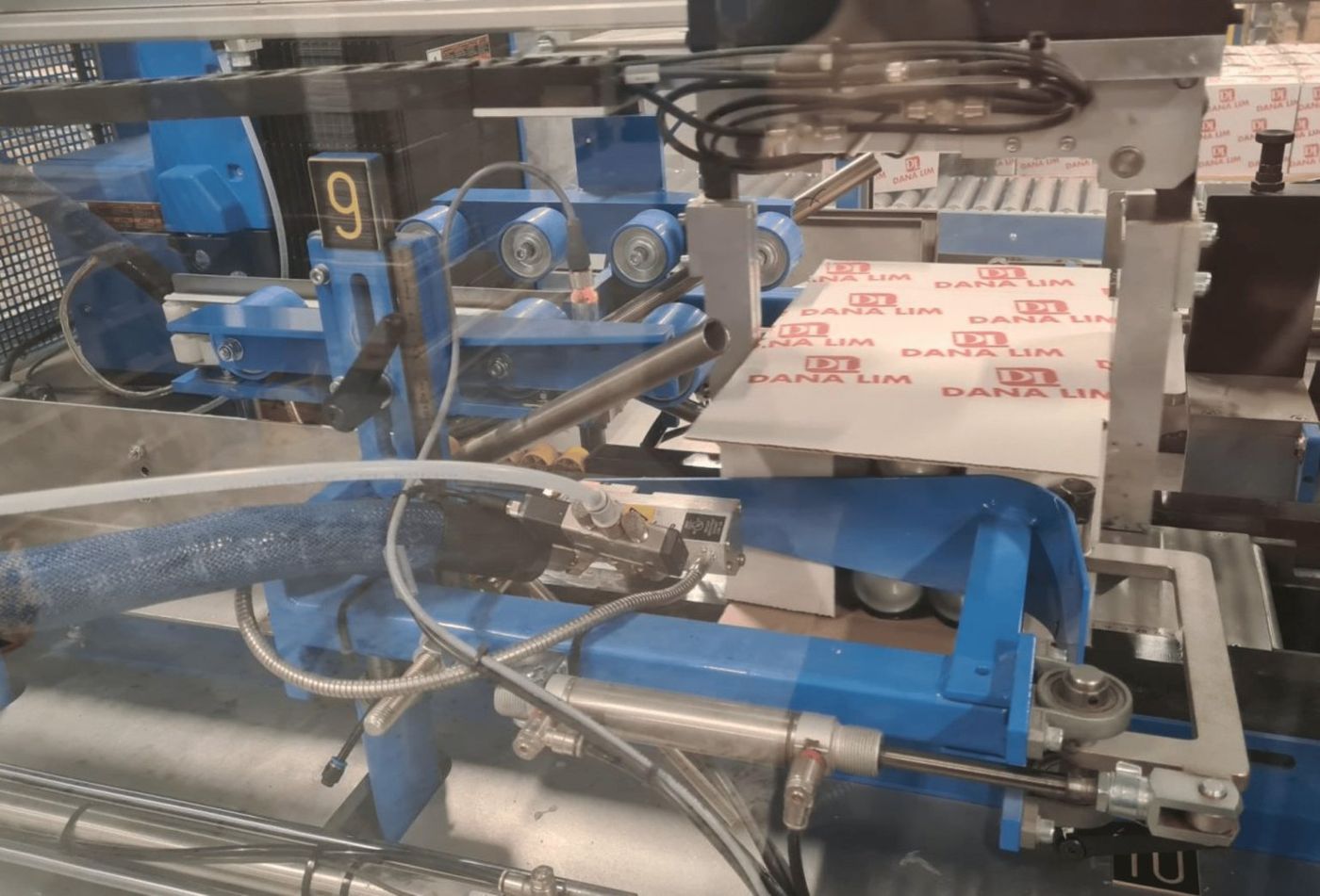 Automated packaging line for e-commerce and logistics